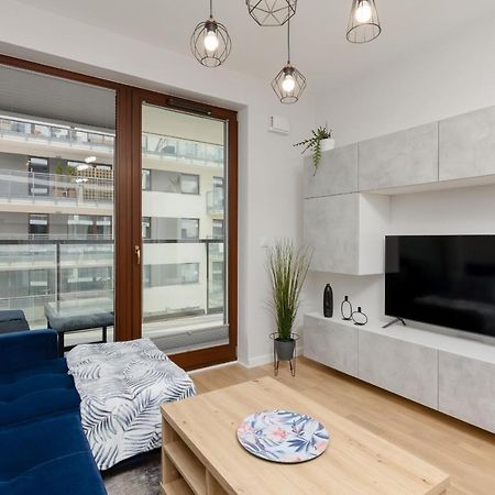 Arkadia Wola Apartment With Parking By Noclegi Renters Varsó Kültér fotó