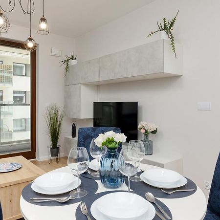Arkadia Wola Apartment With Parking By Noclegi Renters Varsó Kültér fotó