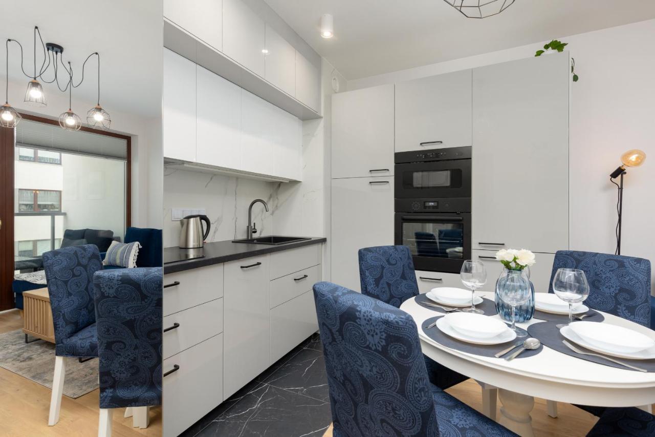 Arkadia Wola Apartment With Parking By Noclegi Renters Varsó Kültér fotó