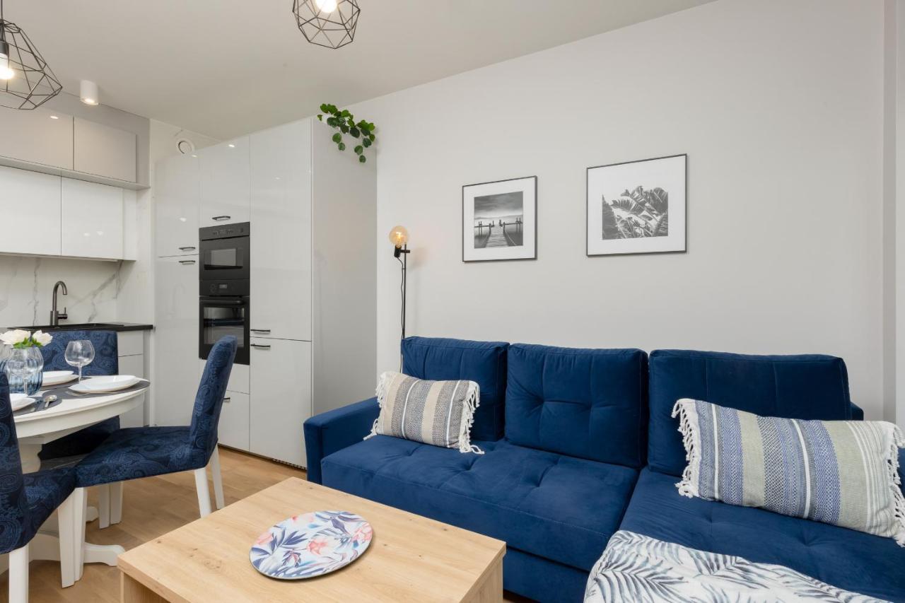 Arkadia Wola Apartment With Parking By Noclegi Renters Varsó Kültér fotó